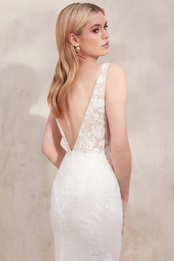 Adore by Justin Alexander Style No. Kiara Was: €1550 | Now Only: €895 Default Thumbnail Image