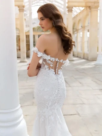 Enzoani Style No. Summer Was: €4170 | Now Only: €1250 #0 Sand/Ivory/Nude thumbnail